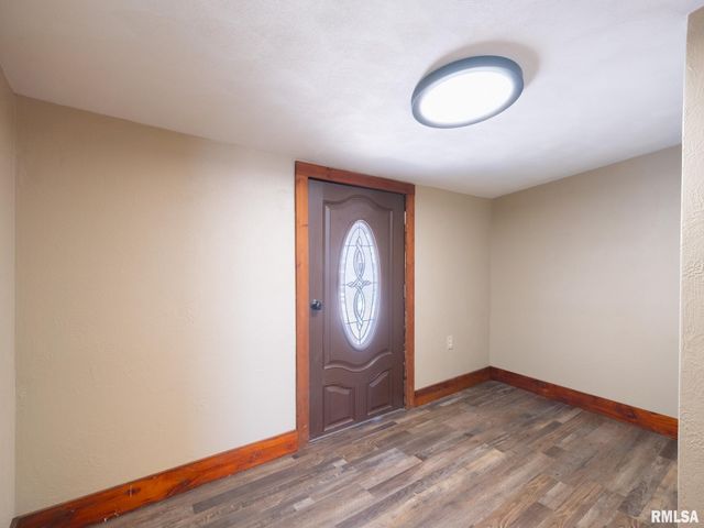 222 E PATTON Avenue, Lewistown, IL 61542