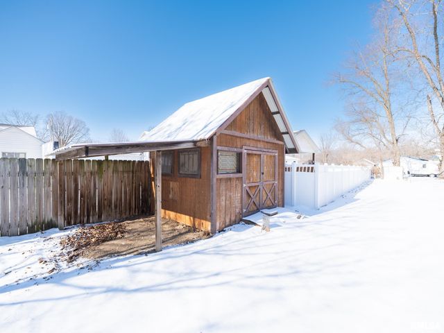 222 E PATTON Avenue, Lewistown, IL 61542