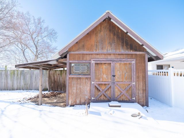 222 E PATTON Avenue, Lewistown, IL 61542