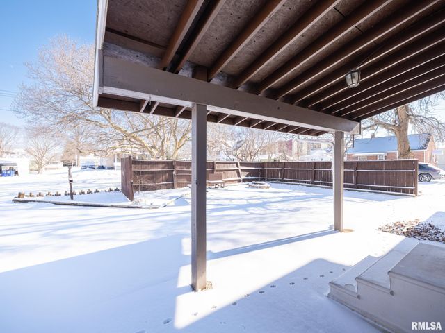 222 E PATTON Avenue, Lewistown, IL 61542