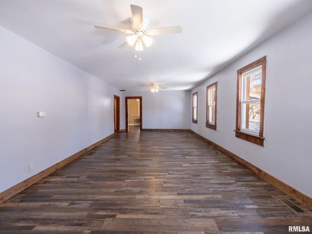 222 E PATTON Avenue, Lewistown, IL 61542