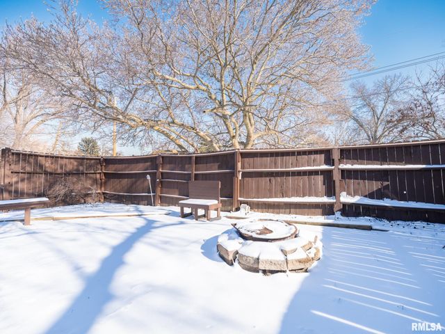 222 E PATTON Avenue, Lewistown, IL 61542