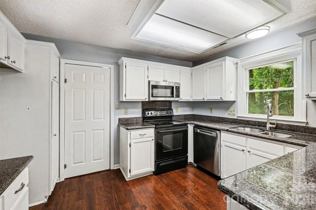 2238 Clonmel Place, Charlotte, NC 28262