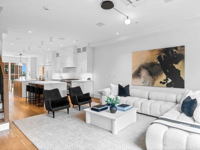 561 East Broadway, Boston, MA 02127