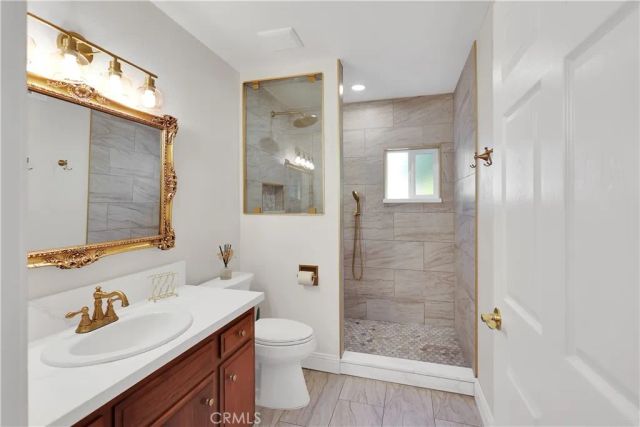 1214 E Palmdale, Orange, CA 92865