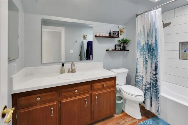 1214 E Palmdale, Orange, CA 92865
