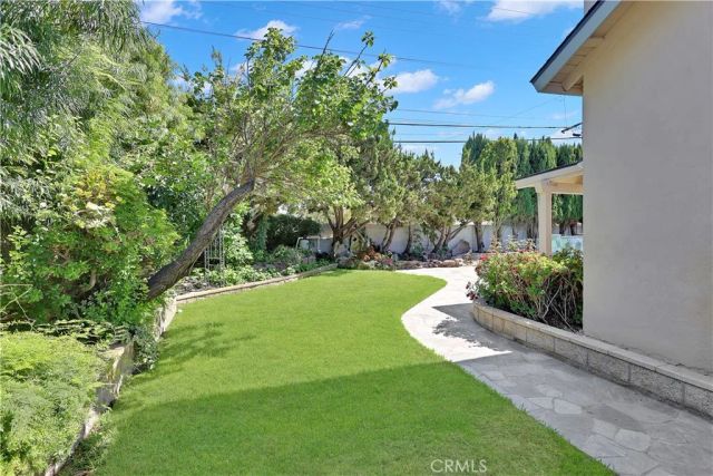 1214 E Palmdale, Orange, CA 92865