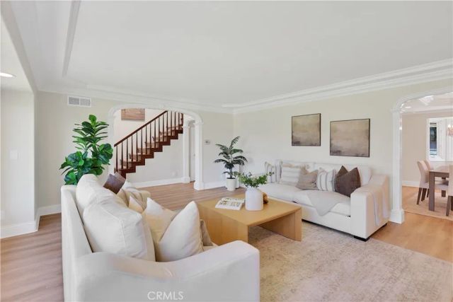 1214 E Palmdale, Orange, CA 92865