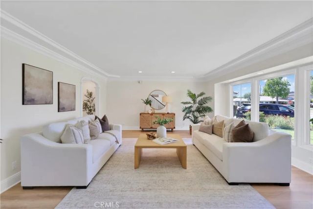 1214 E Palmdale, Orange, CA 92865