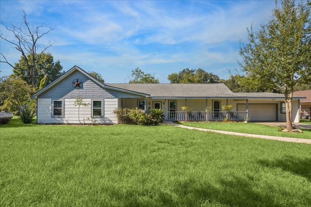 26003 Saint Florent Drive, Tomball, TX 77377