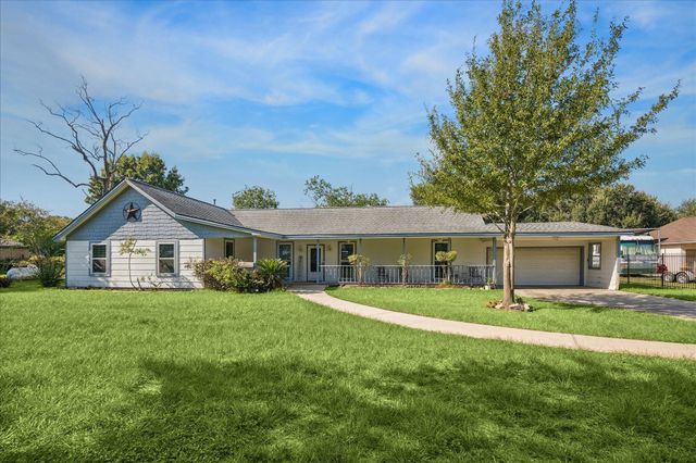26003 Saint Florent Drive, Tomball, TX 77377