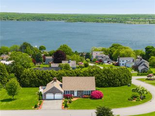 80 Sea Meadow Drive, Portsmouth, RI 02871