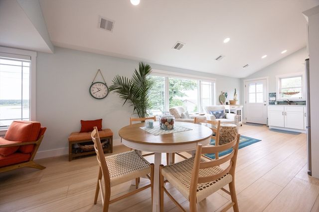 99 Sylvia Ln, Westport, MA 02790