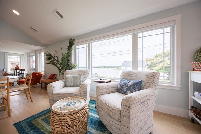 99 Sylvia Ln, Westport, MA 02790