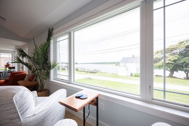 99 Sylvia Ln, Westport, MA 02790