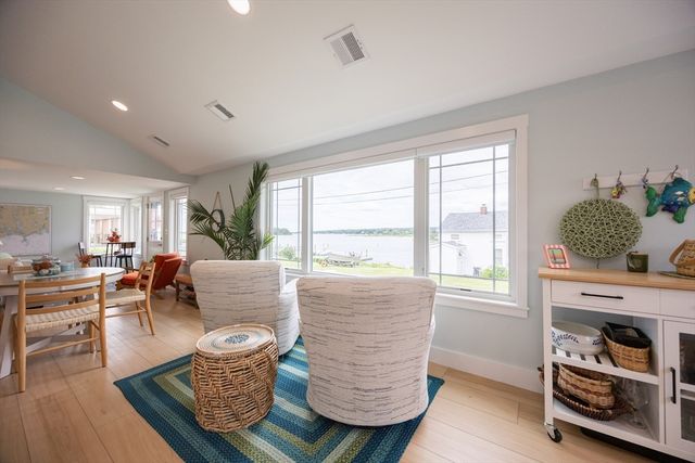 99 Sylvia Ln, Westport, MA 02790