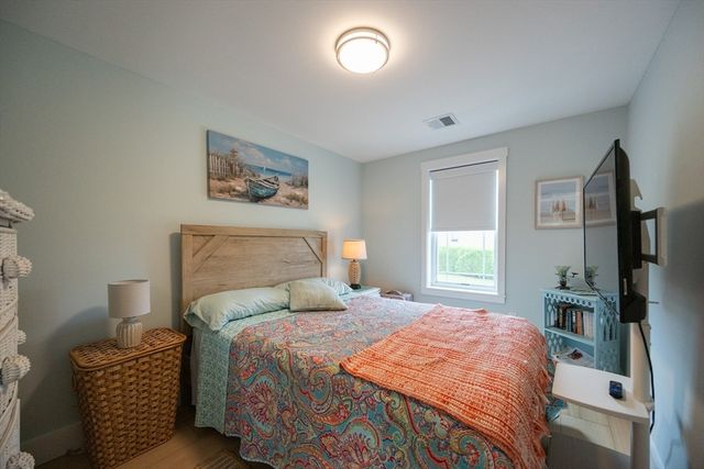 99 Sylvia Ln, Westport, MA 02790