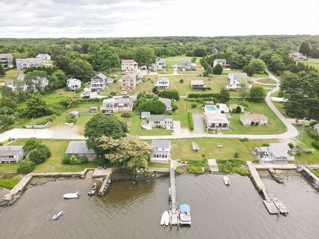 99 Sylvia Ln, Westport, MA 02790