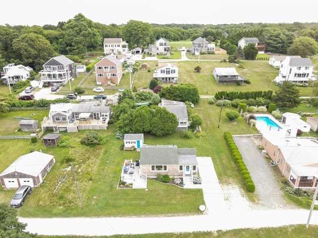 99 Sylvia Ln, Westport, MA 02790