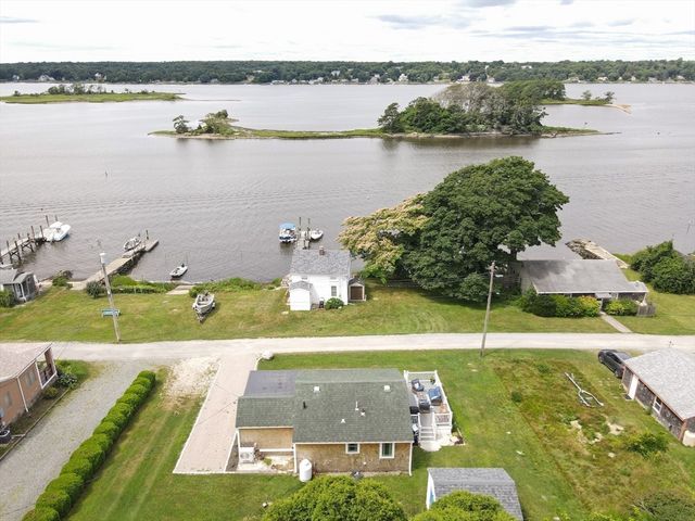 99 Sylvia Ln, Westport, MA 02790