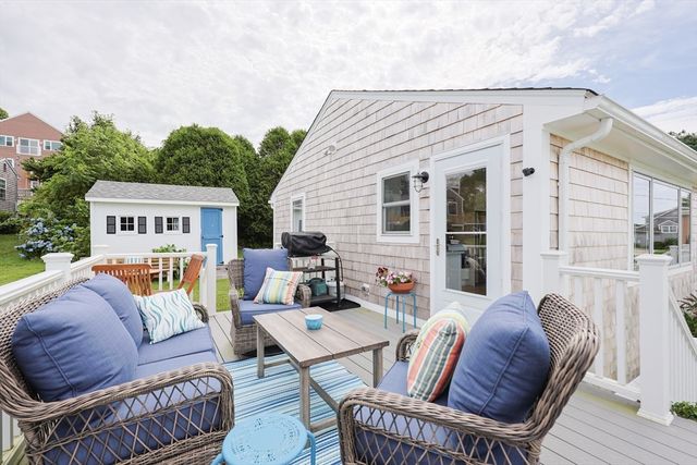 99 Sylvia Ln, Westport, MA 02790