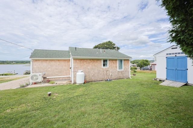 99 Sylvia Ln, Westport, MA 02790