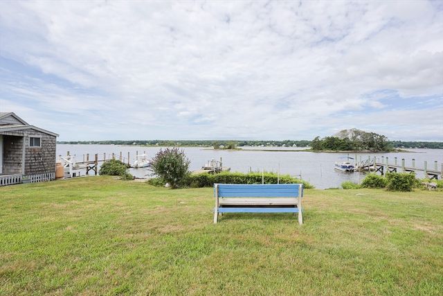99 Sylvia Ln, Westport, MA 02790