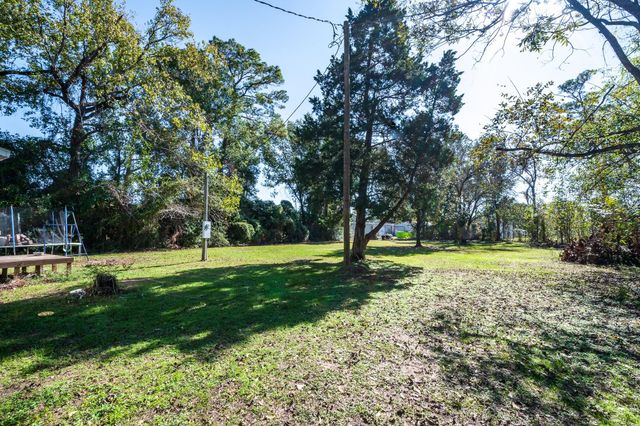 22688 Oakley Road, New Caney, TX 77357