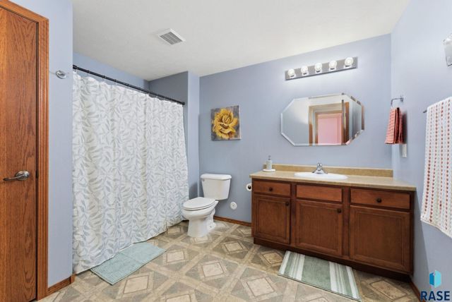 6520 S Heatherridge Trl Trail, Sioux Falls, SD 57108