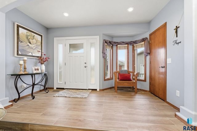 6520 S Heatherridge Trl Trail, Sioux Falls, SD 57108