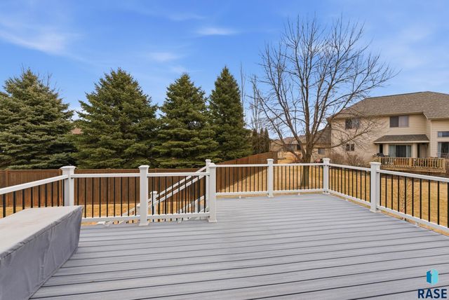 6520 S Heatherridge Trl Trail, Sioux Falls, SD 57108