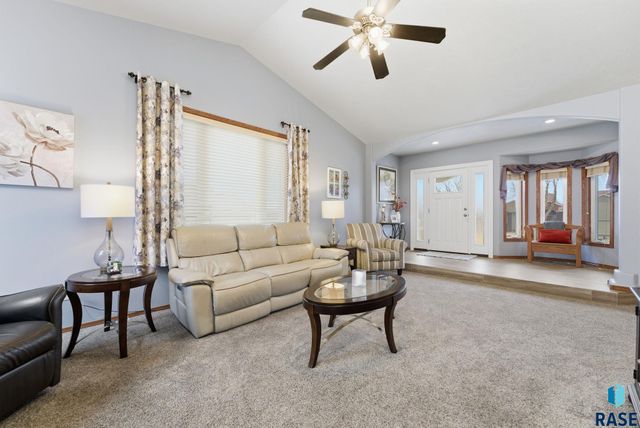 6520 S Heatherridge Trl Trail, Sioux Falls, SD 57108