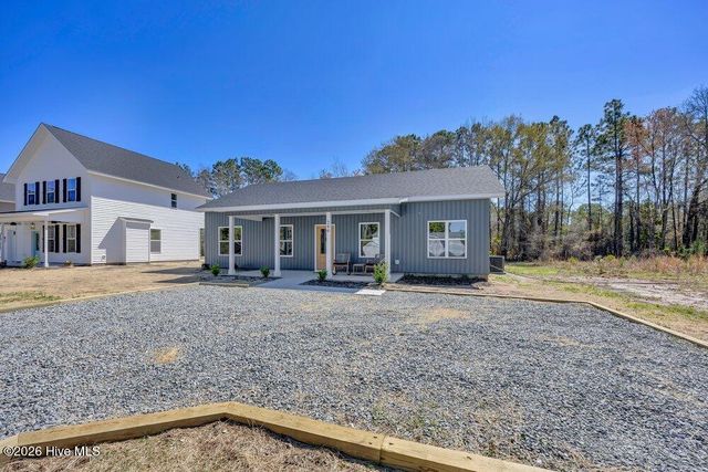 280 Charlestown Road, Southport, NC 28461