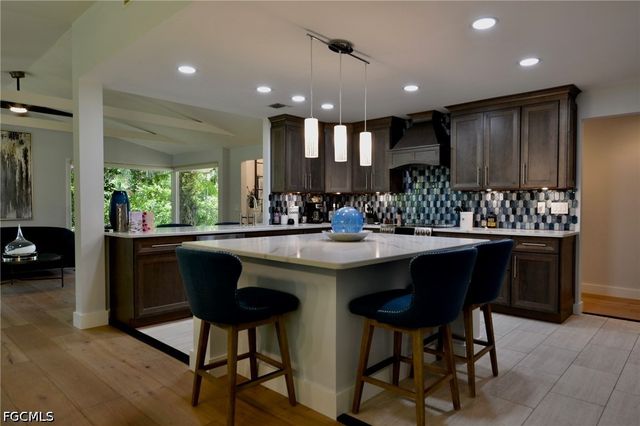 18220 Elmwood DR, Alva, FL 33920