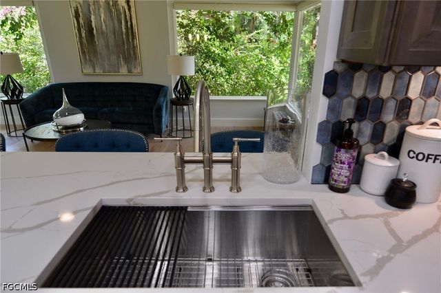 18220 Elmwood DR, Alva, FL 33920