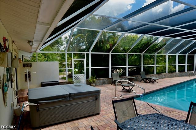 18220 Elmwood DR, Alva, FL 33920