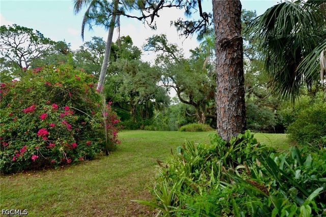 18220 Elmwood DR, Alva, FL 33920