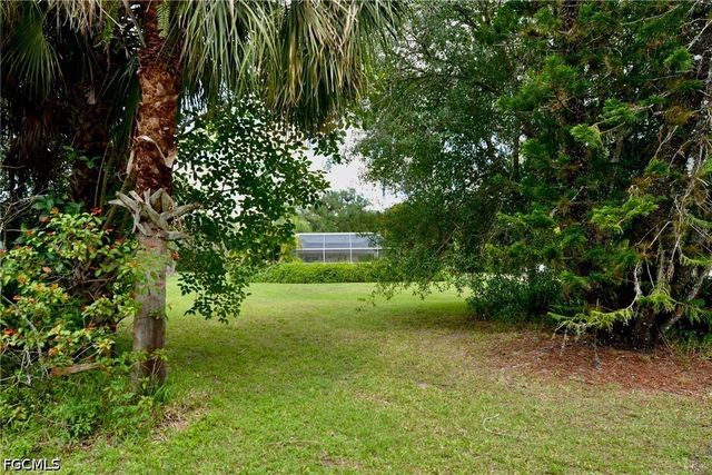 18220 Elmwood DR, Alva, FL 33920