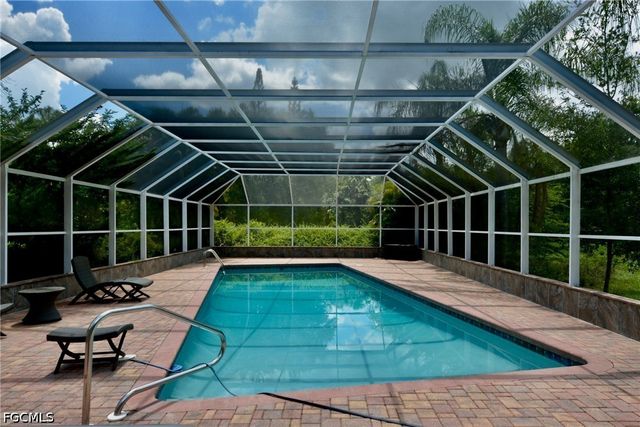 18220 Elmwood DR, Alva, FL 33920