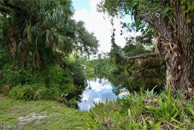 18220 Elmwood DR, Alva, FL 33920