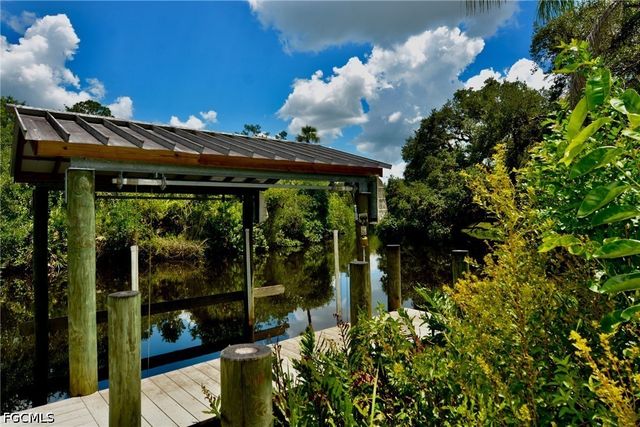 18220 Elmwood DR, Alva, FL 33920