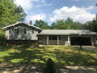 27705 White Road, Willoughby Hills, OH 44092