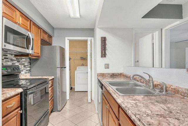 3032 PARKWAY BOULEVARD 201, Kissimmee, FL 34747