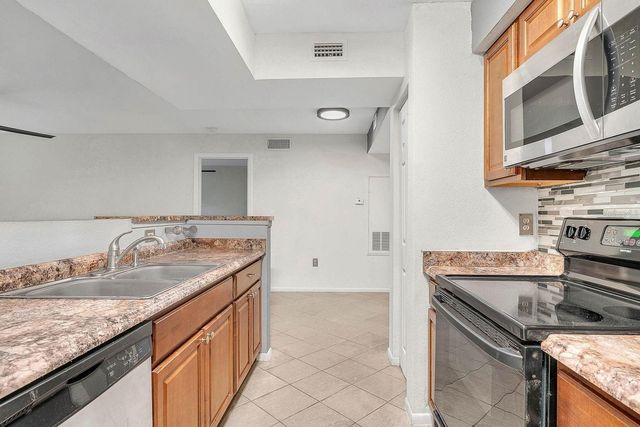 3032 PARKWAY BOULEVARD 201, Kissimmee, FL 34747