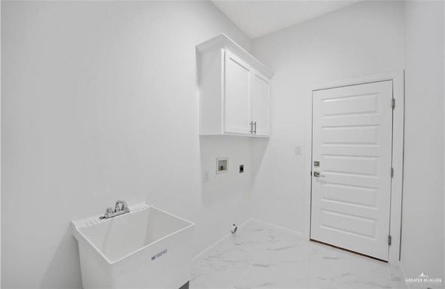 3121 E Kennedy Avenue, Alton, TX 78573