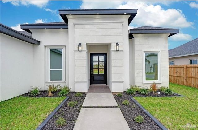 3121 E Kennedy Avenue, Alton, TX 78573