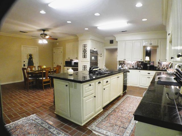 2205 Church Avenue, Mena, AR 71953