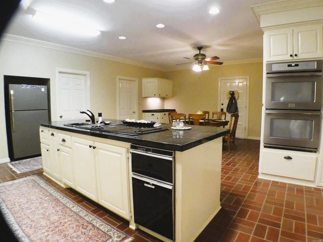 2205 Church Avenue, Mena, AR 71953