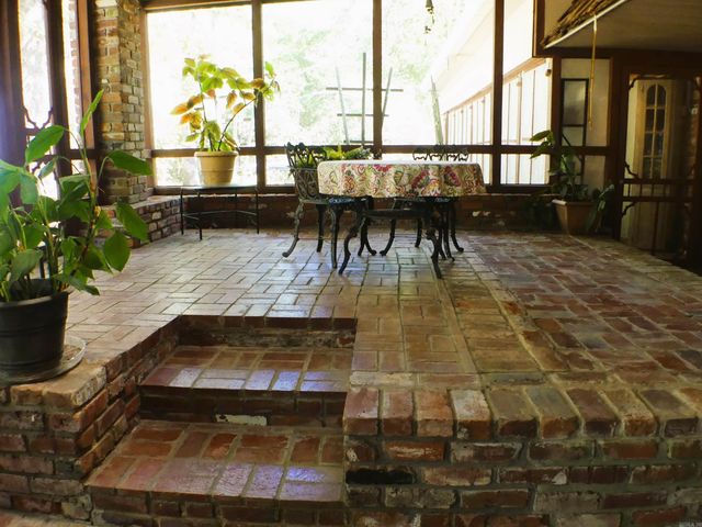 2205 Church Avenue, Mena, AR 71953