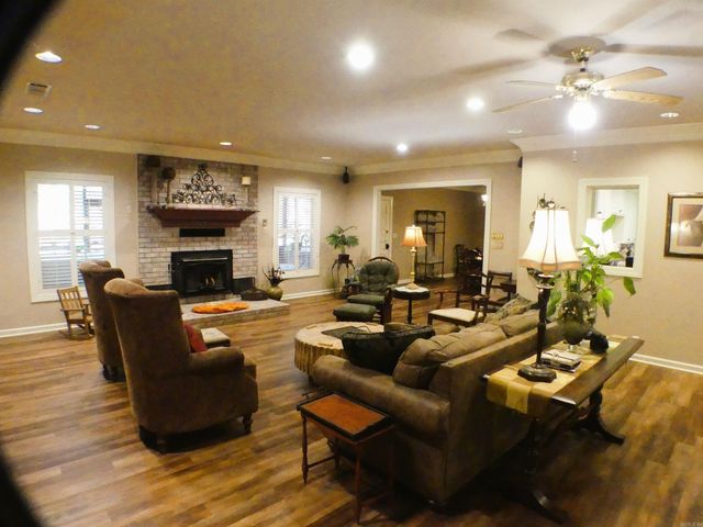 2205 Church Avenue, Mena, AR 71953